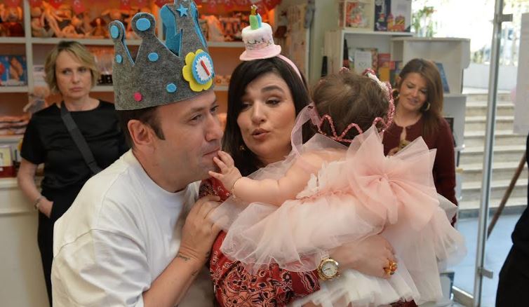 Gonca Vuslateri ve Levent Yaşar’ın Kızları Asya’nın İlk Yaş Günü Kutlaması