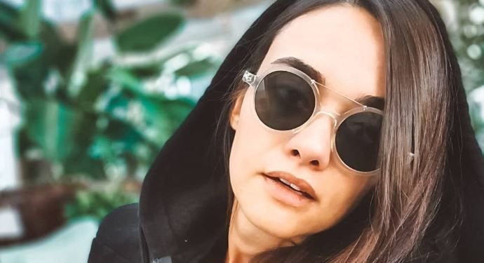 Hande Soral: Hayat Hikayesi ve Kariyer Yolculuğu